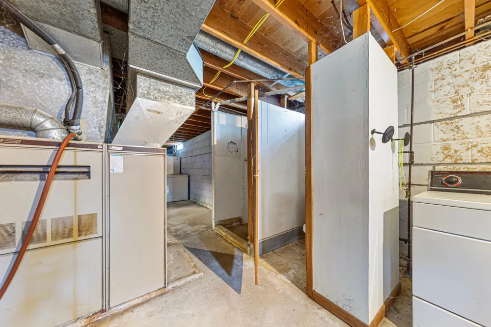 366 Waterville Avenue Le Center, MN 56057