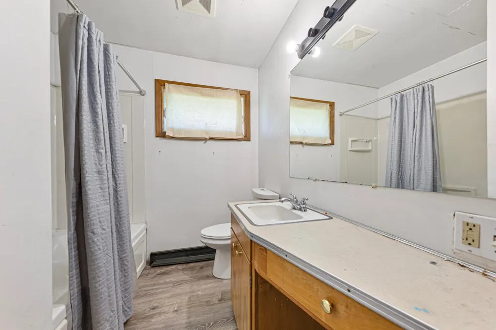 366 Waterville Avenue Le Center, MN 56057