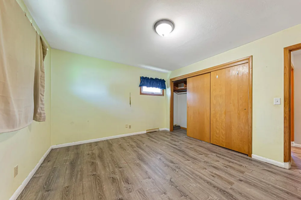 366 Waterville Avenue Le Center, MN 56057