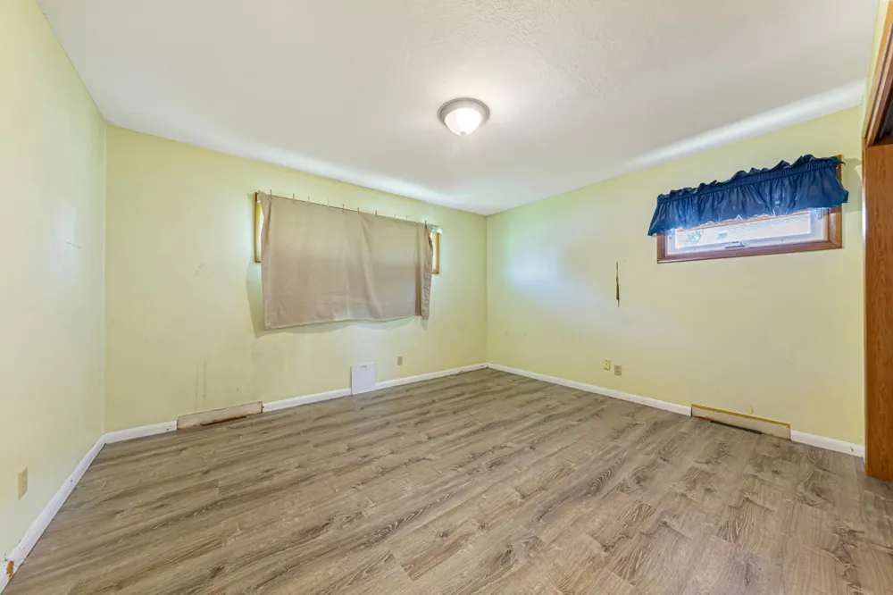 366 Waterville Avenue Le Center, MN 56057