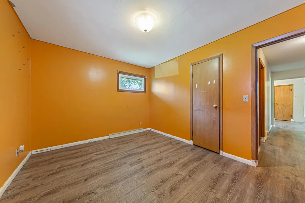 366 Waterville Avenue Le Center, MN 56057