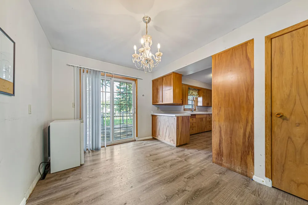 366 Waterville Avenue Le Center, MN 56057
