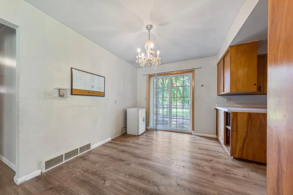 366 Waterville Avenue Le Center, MN 56057