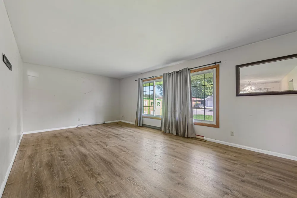 366 Waterville Avenue Le Center, MN 56057