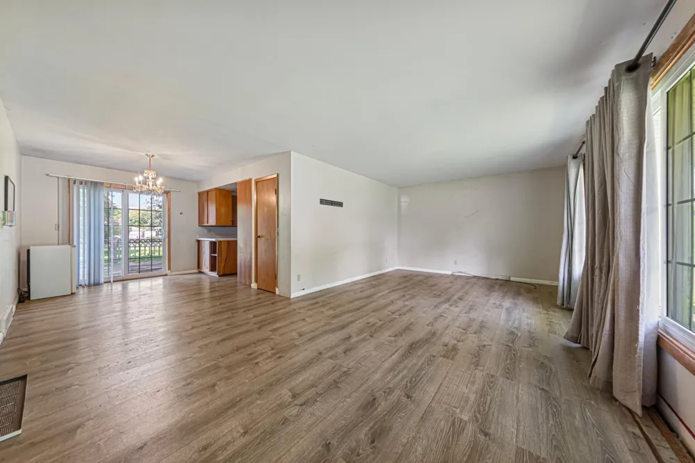 366 Waterville Avenue Le Center, MN 56057