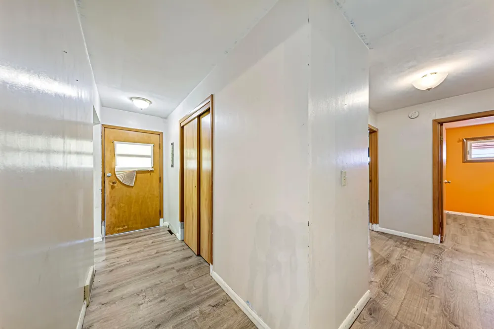366 Waterville Avenue Le Center, MN 56057