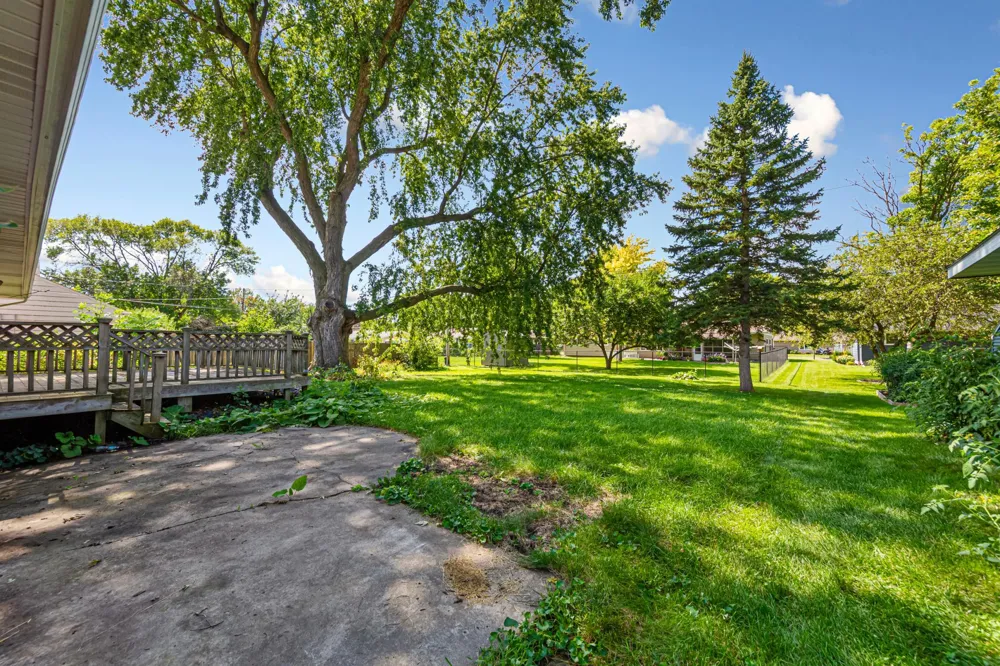 366 Waterville Avenue Le Center, MN 56057