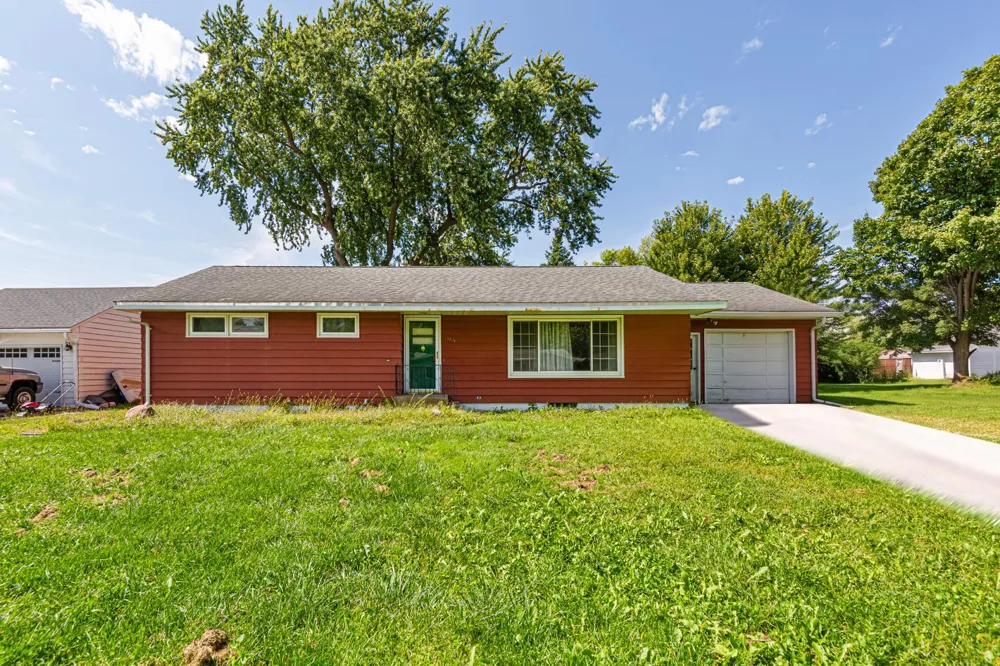 366 Waterville Avenue Le Center, MN 56057
