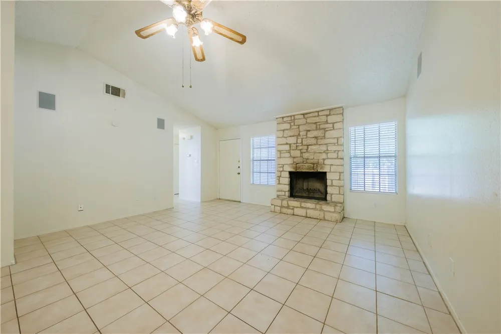 8810 Piney Point Drive #B Austin, TX 78729
