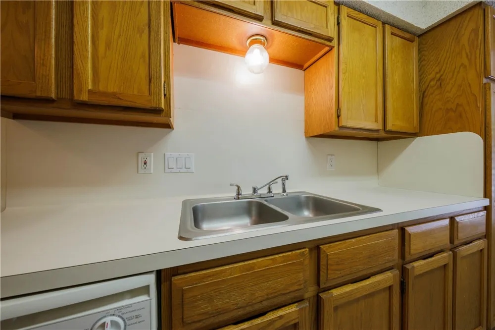 8810 Piney Point Drive #B Austin, TX 78729