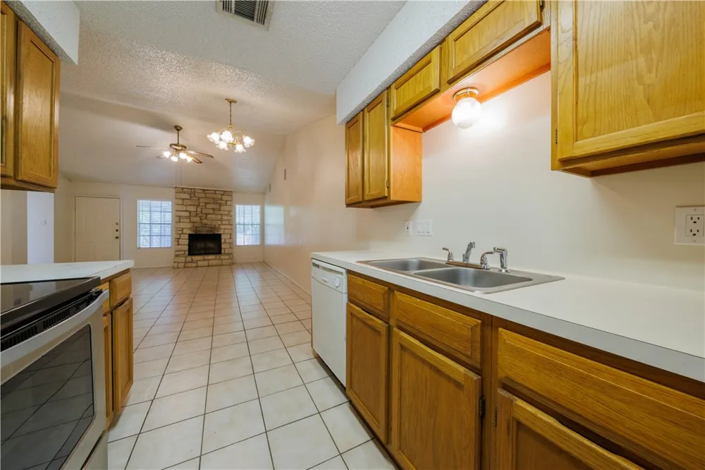 8810 Piney Point Drive #B Austin, TX 78729