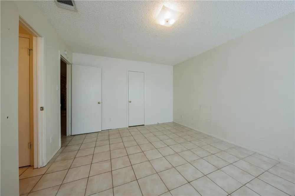 8810 Piney Point Drive #B Austin, TX 78729