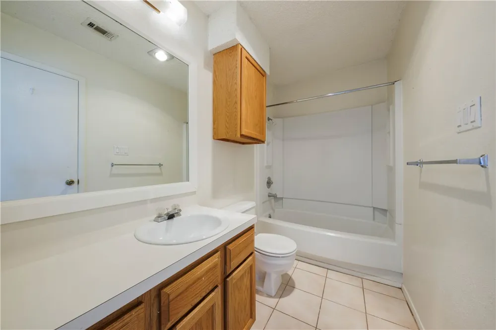8810 Piney Point Drive #B Austin, TX 78729