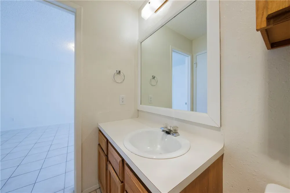 8810 Piney Point Drive #B Austin, TX 78729