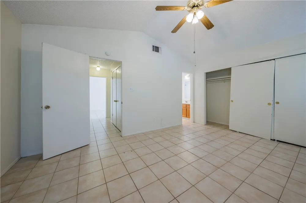 8810 Piney Point Drive #B Austin, TX 78729