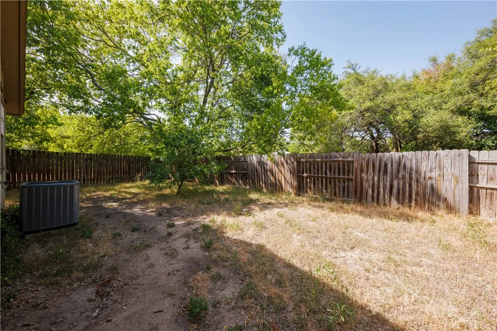 8810 Piney Point Drive #B Austin, TX 78729