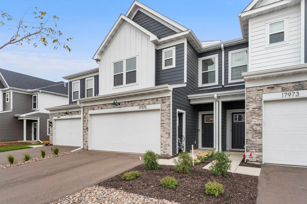 17975 Genoa Drive Lakeville, MN 55024