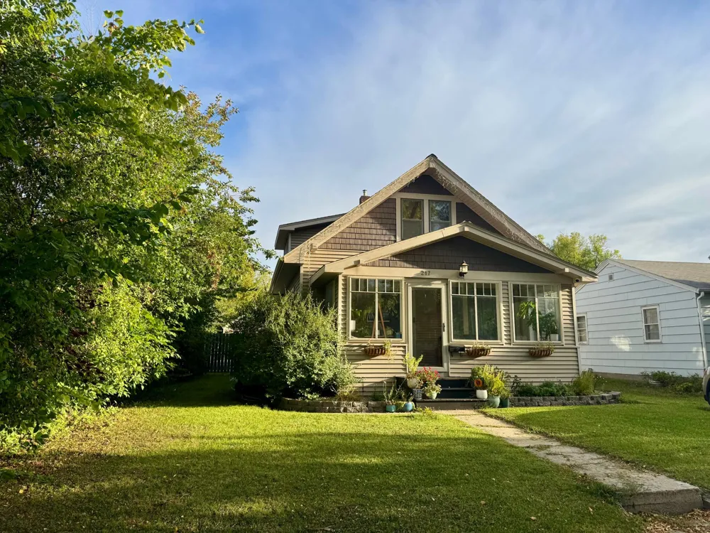 217 3rd Avenue Crookston, MN 56716