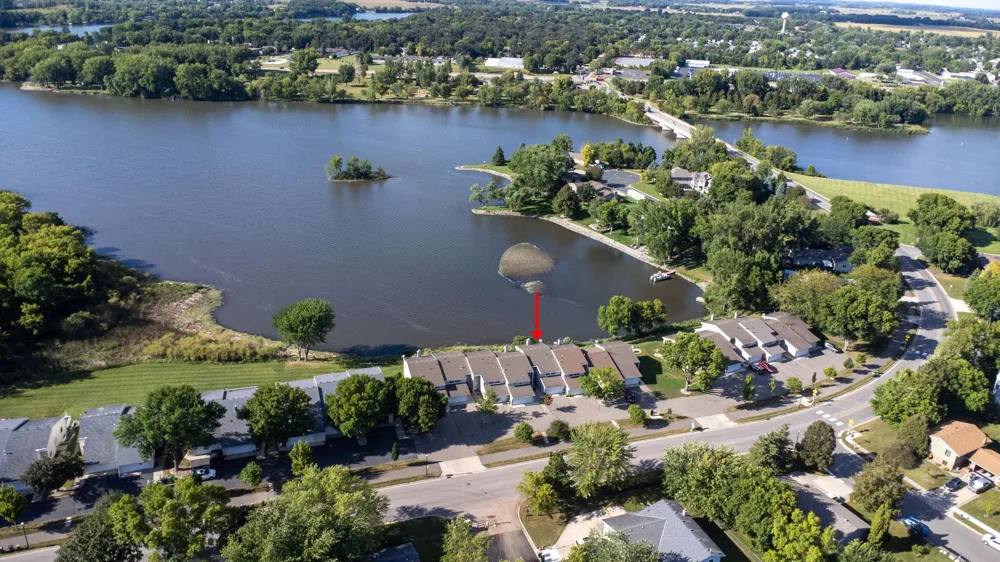 346 School Road SW Hutchinson, MN 55350