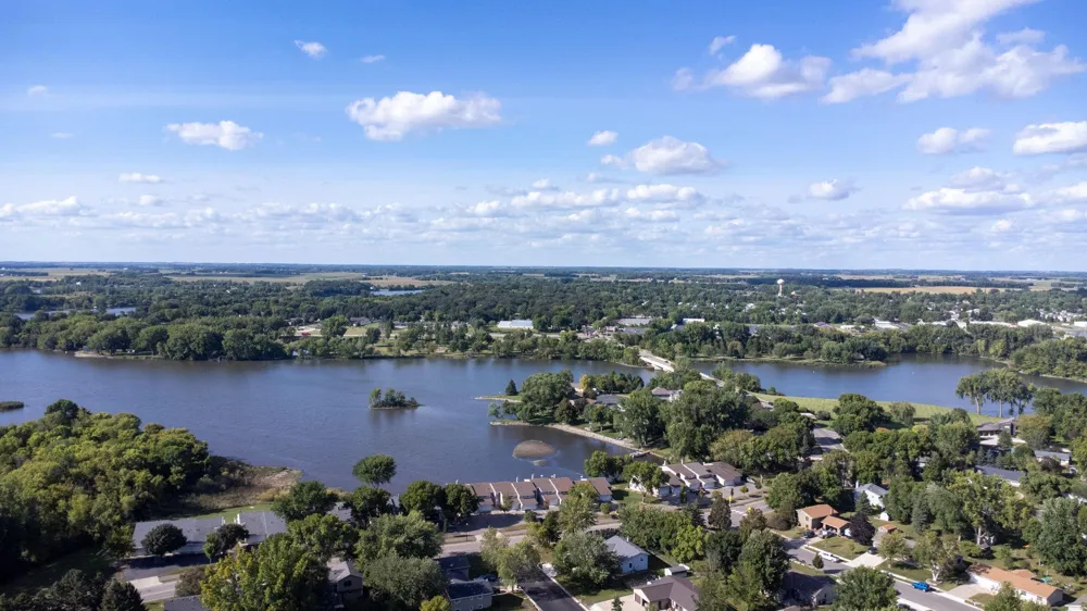 346 School Road SW Hutchinson, MN 55350
