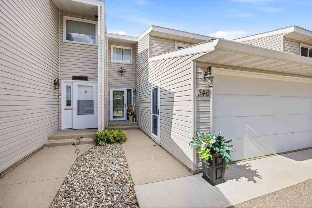 346 School Road SW Hutchinson, MN 55350