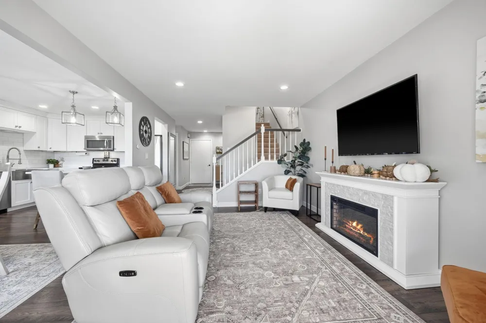 346 School Road SW Hutchinson, MN 55350