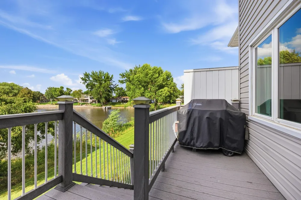 346 School Road SW Hutchinson, MN 55350