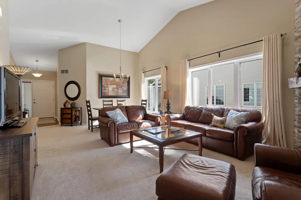 7874 Heinbuch Trail Woodbury, MN 55125