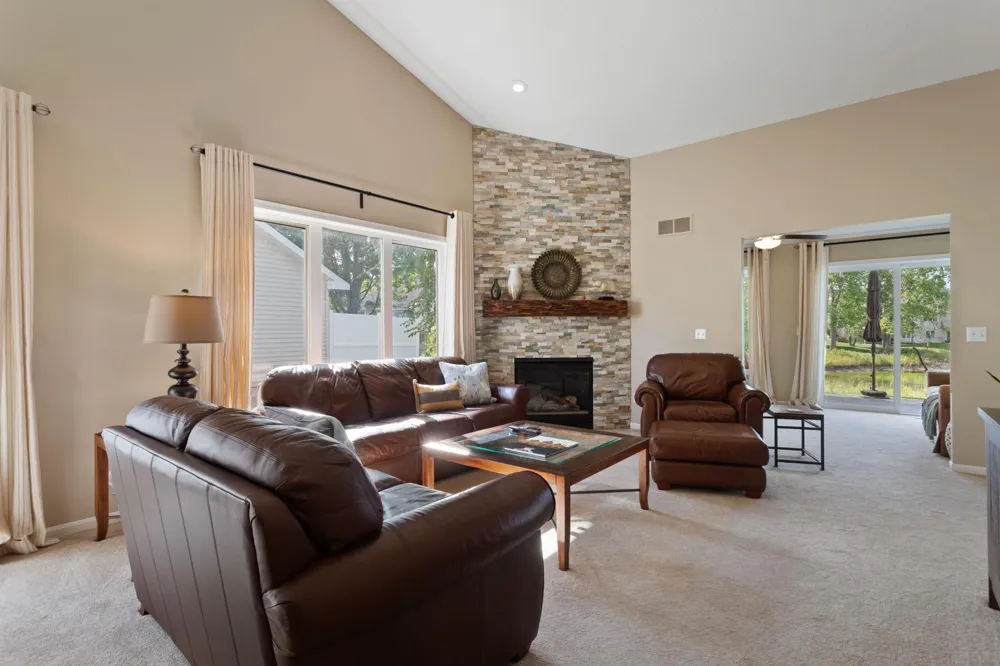 7874 Heinbuch Trail Woodbury, MN 55125