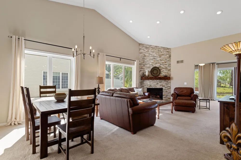7874 Heinbuch Trail Woodbury, MN 55125