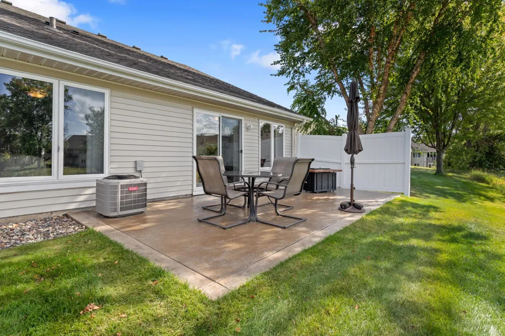 7874 Heinbuch Trail Woodbury, MN 55125