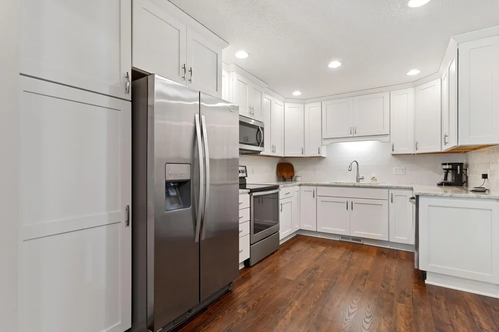 7874 Heinbuch Trail Woodbury, MN 55125