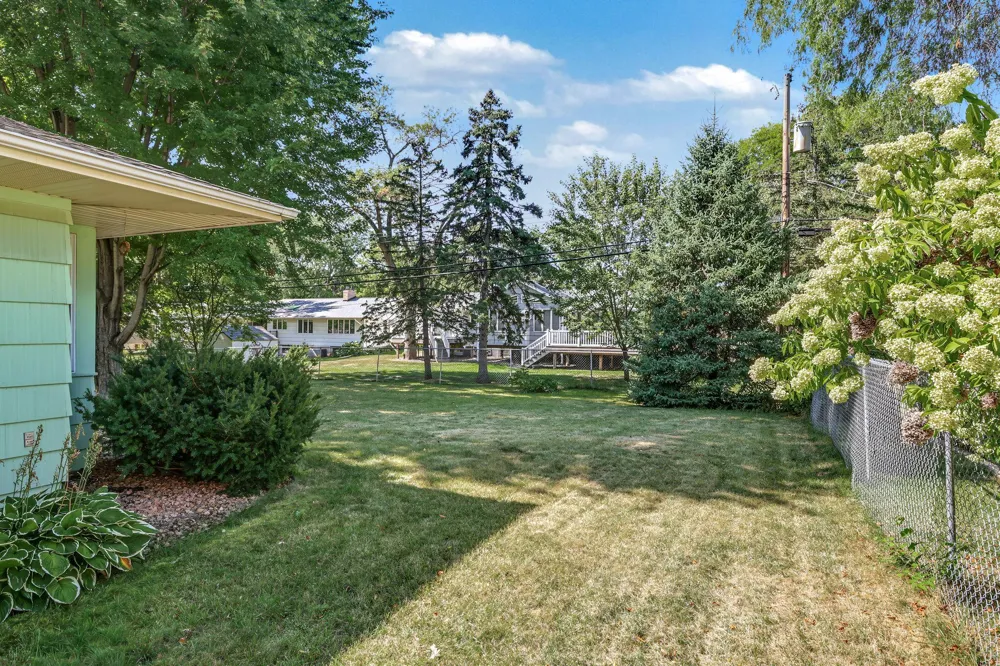 7220 W Shore Drive Edina, MN 55435