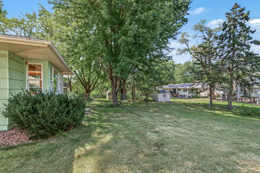7220 W Shore Drive Edina, MN 55435