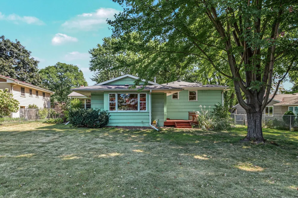 7220 W Shore Drive Edina, MN 55435