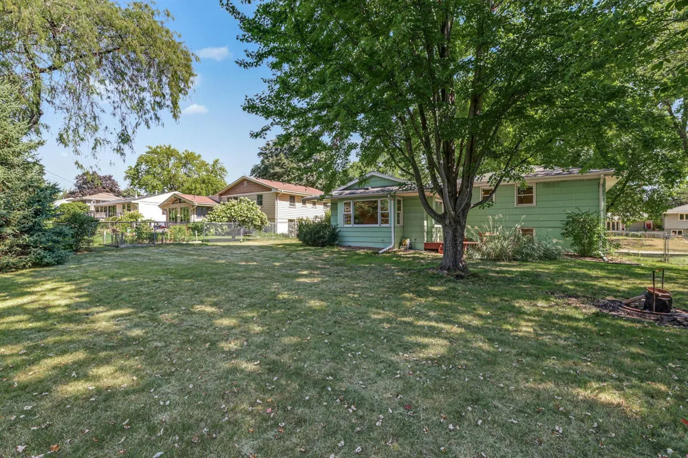7220 W Shore Drive Edina, MN 55435