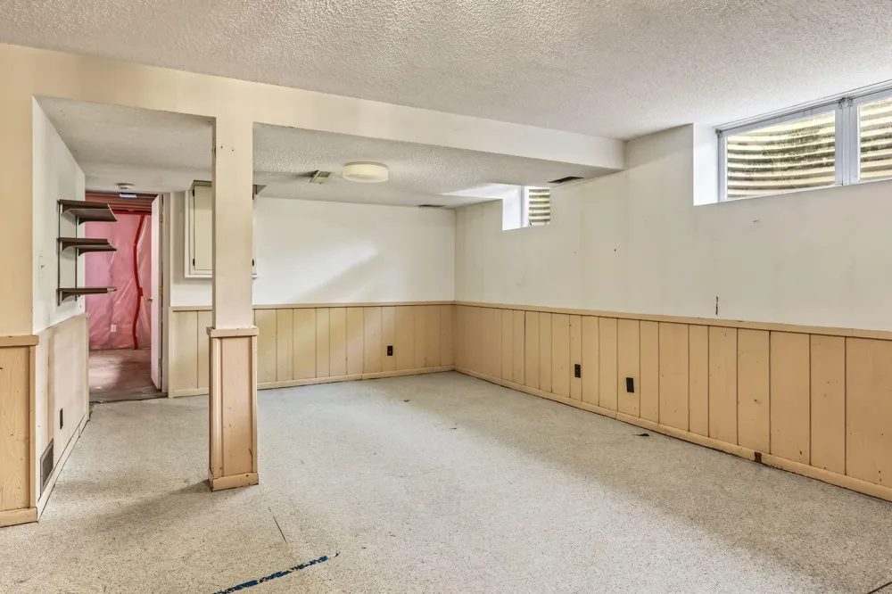 7220 W Shore Drive Edina, MN 55435