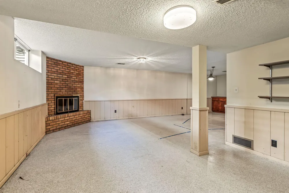 7220 W Shore Drive Edina, MN 55435
