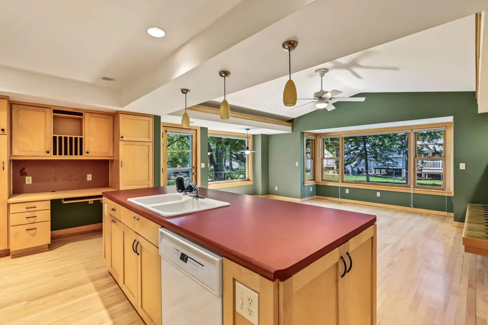 7220 W Shore Drive Edina, MN 55435