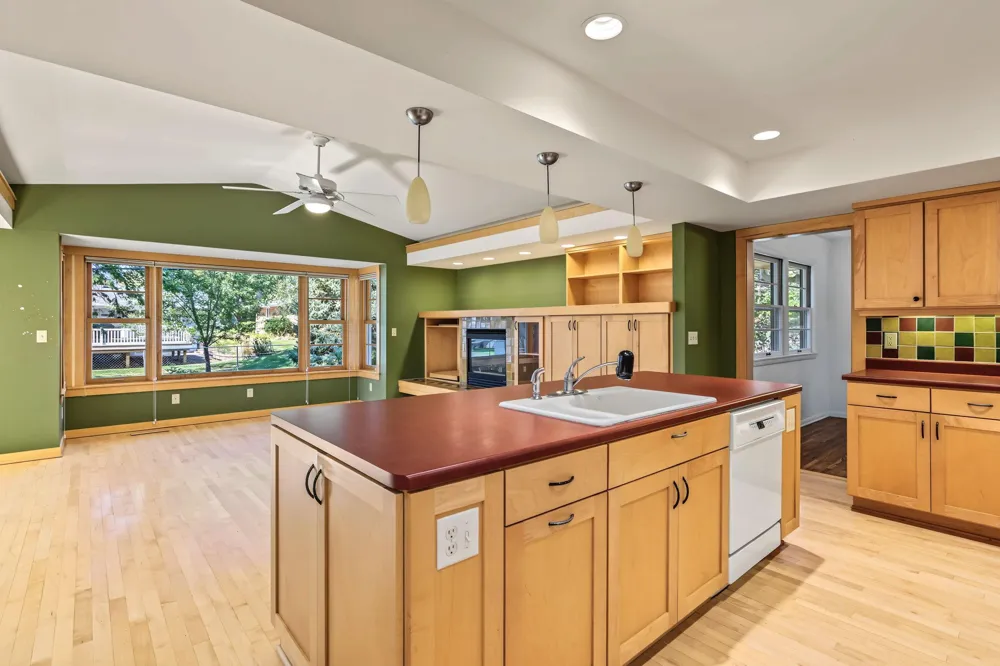 7220 W Shore Drive Edina, MN 55435