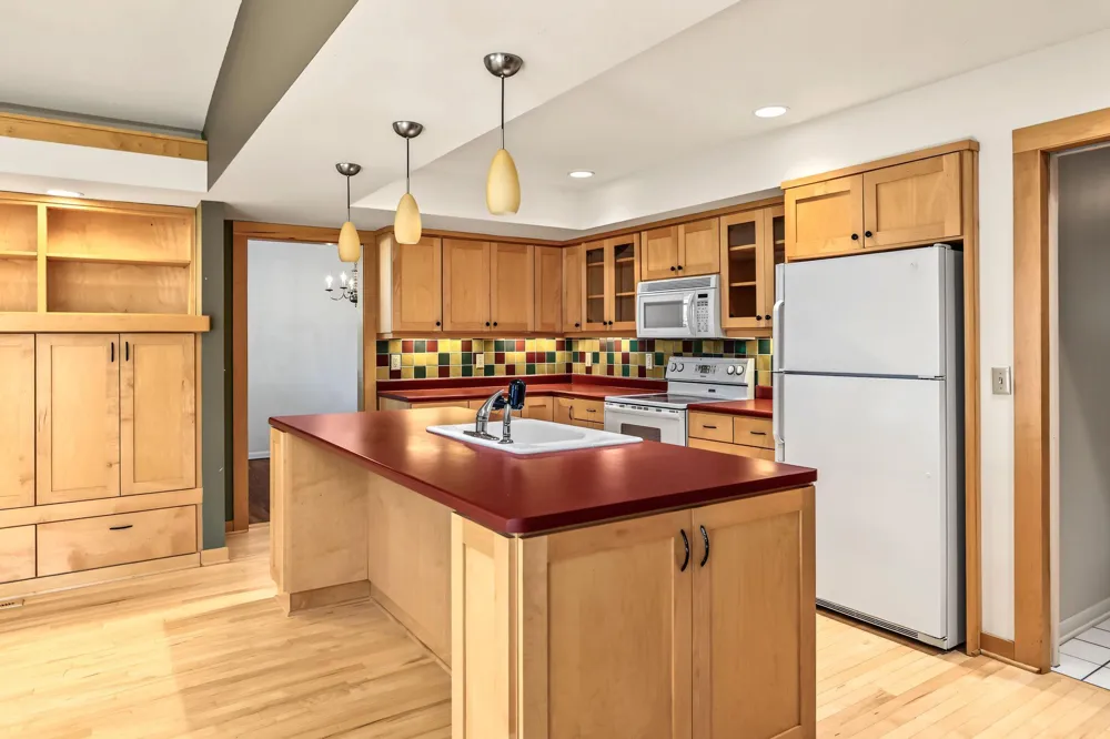7220 W Shore Drive Edina, MN 55435