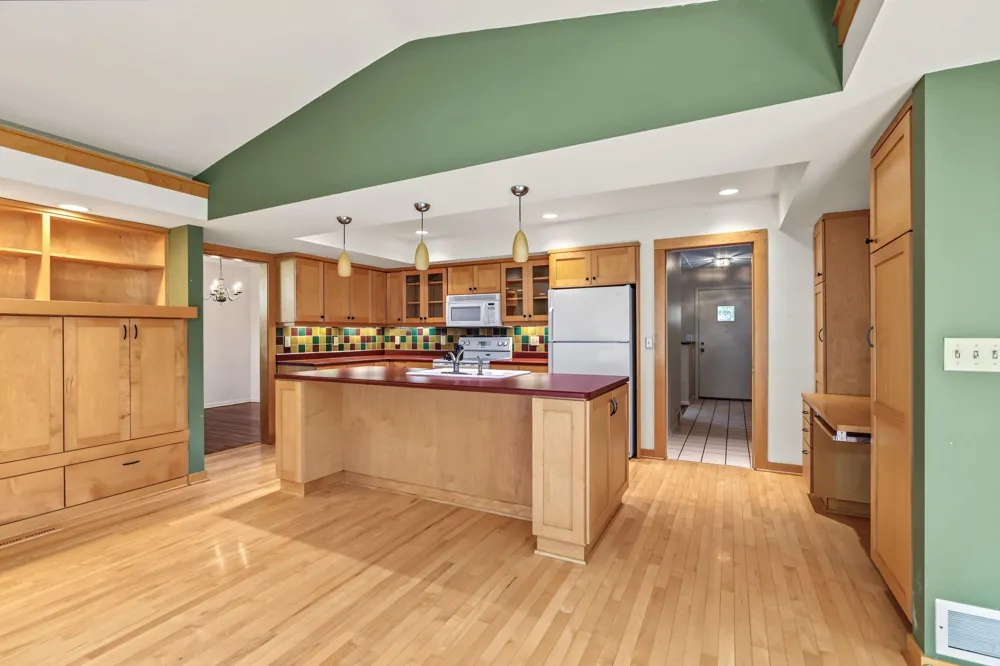 7220 W Shore Drive Edina, MN 55435