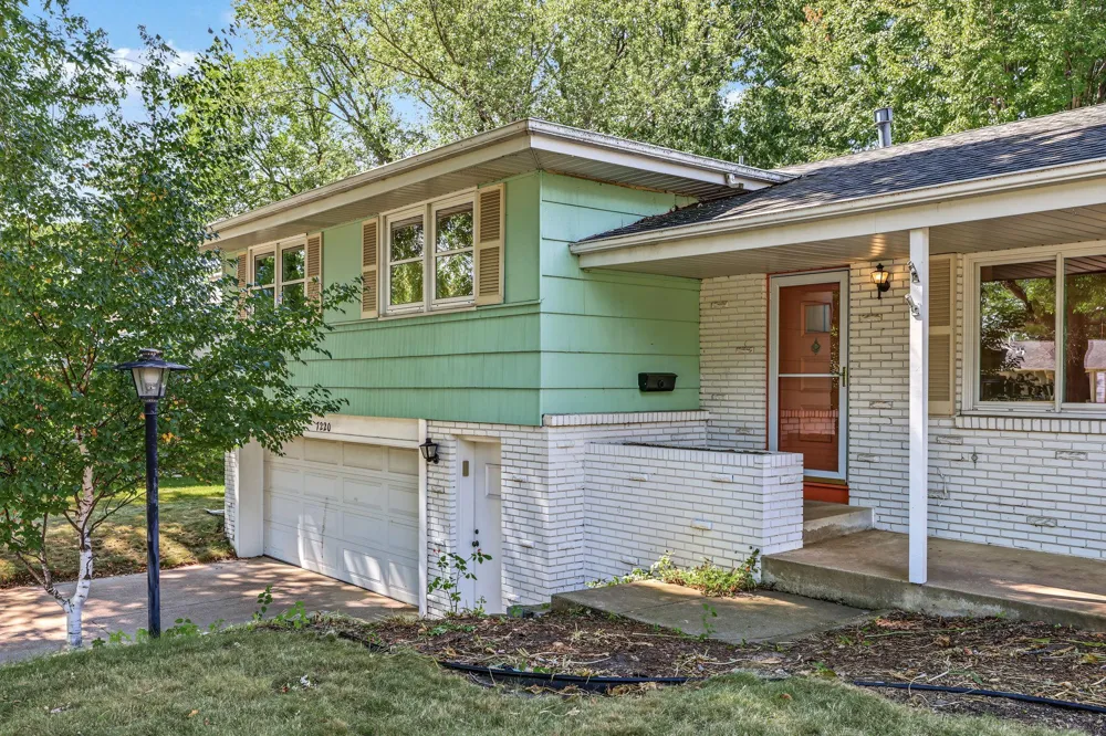 7220 W Shore Drive Edina, MN 55435
