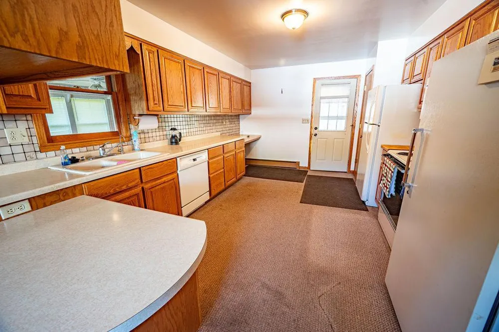 286 S Piety Street Ellsworth, WI 54011