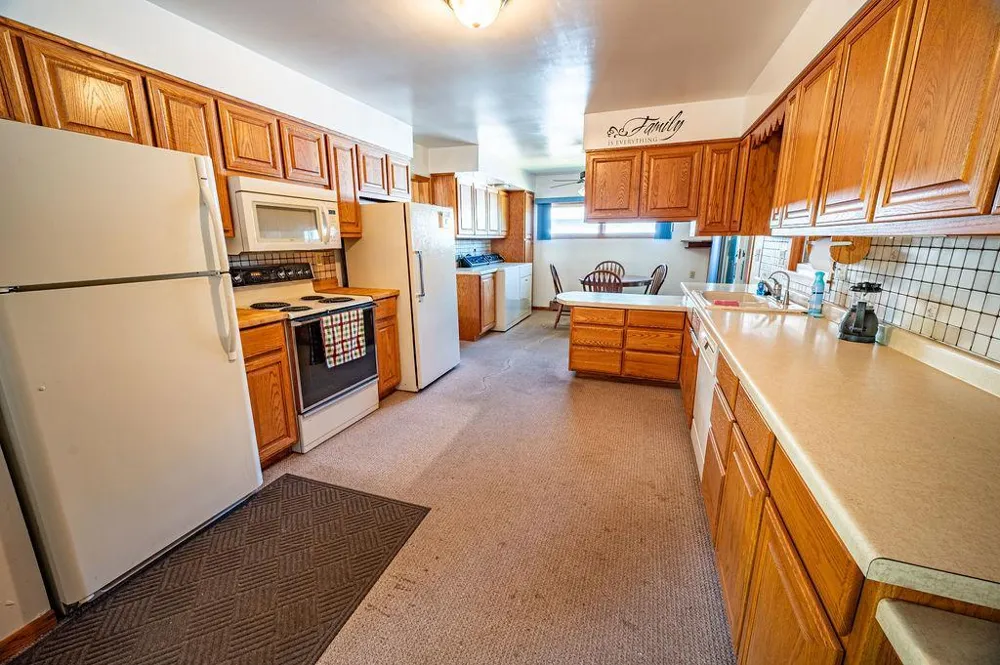 286 S Piety Street Ellsworth, WI 54011