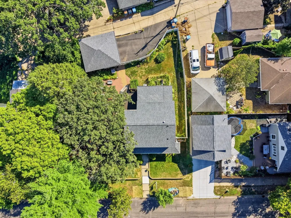 3715 42nd Avenue Robbinsdale, MN 55422