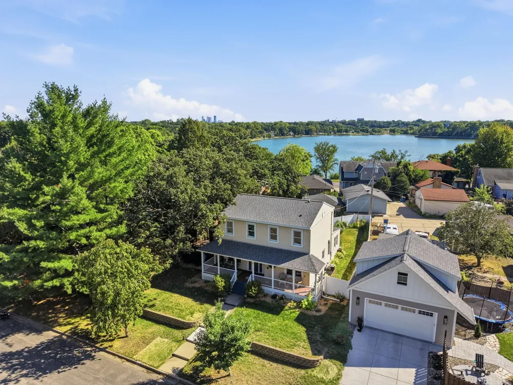 3715 42nd Avenue Robbinsdale, MN 55422