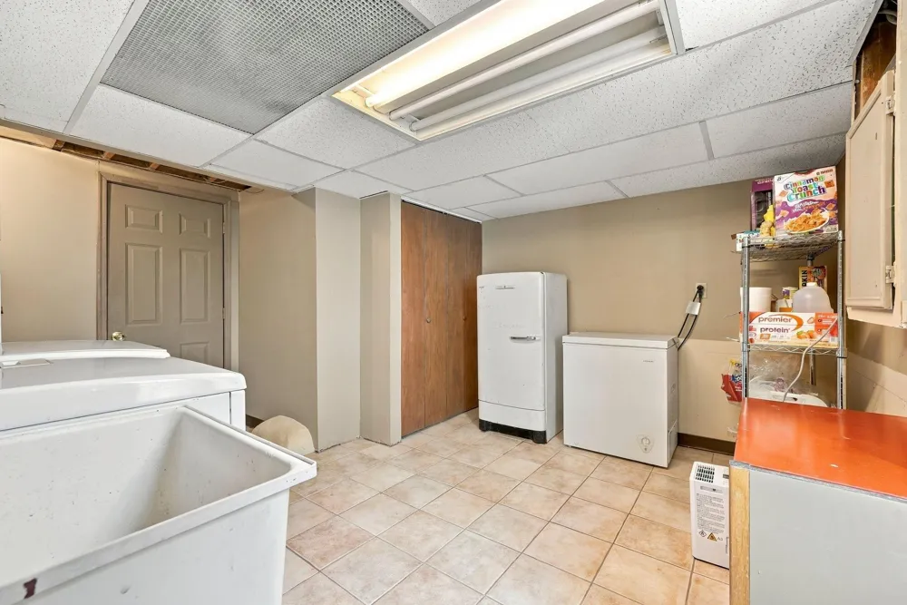 3715 42nd Avenue Robbinsdale, MN 55422