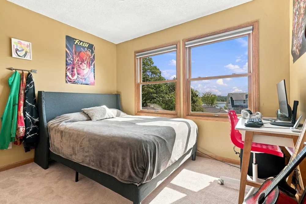 3715 42nd Avenue Robbinsdale, MN 55422