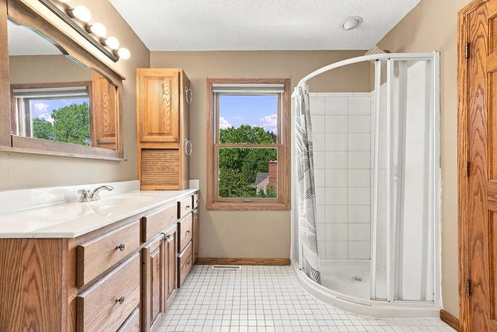 3715 42nd Avenue Robbinsdale, MN 55422